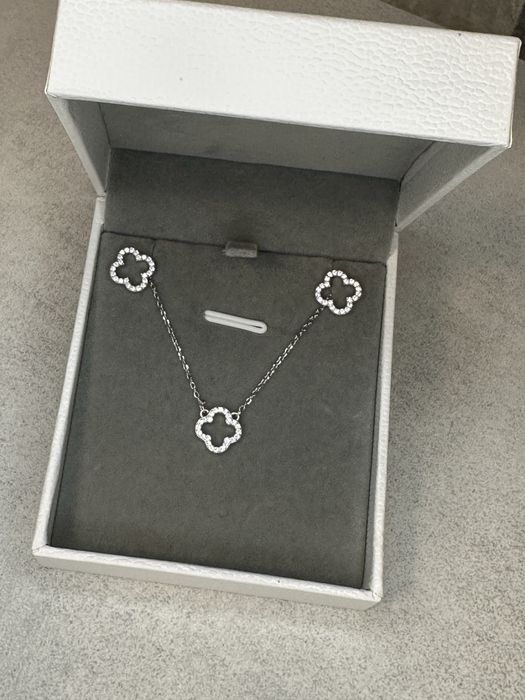 Комплект нових срібних прикрас