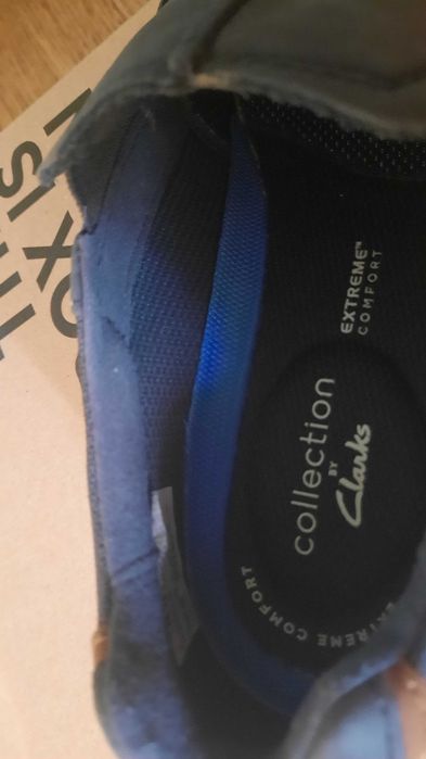 Весенние мягкие удобные замшевые мокасины от фирмы Clarks.