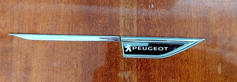 Наклейка боковая автомобиля peugeot