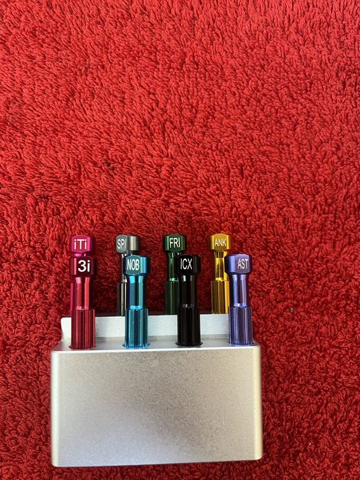 Набір зуботехнічний викруток під всі типи гвинтів імплантів