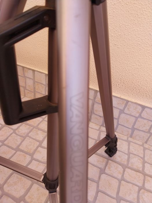 Tripé marca Vanguard VT-550