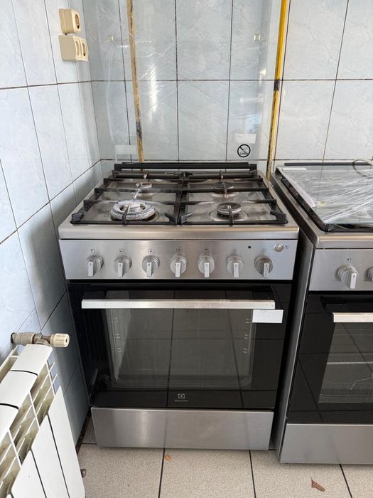 Продам газову плиту б.в