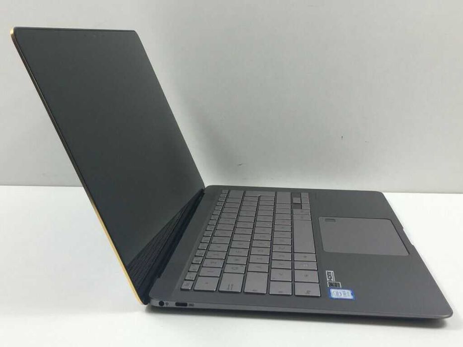 ASUS Zenbook 3 Deluxe UX490UA