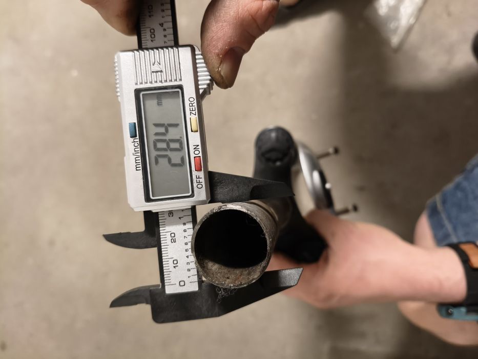 Widelec rowerowy  kola 28 cali,rura 28.5 mm