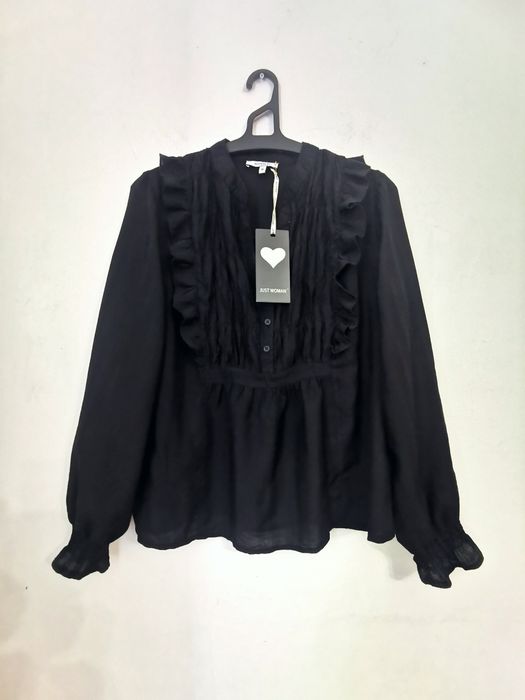 Новая блуза с рюшами р. М