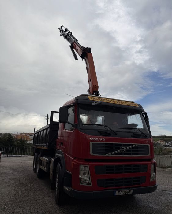 Volvo F400 com grua