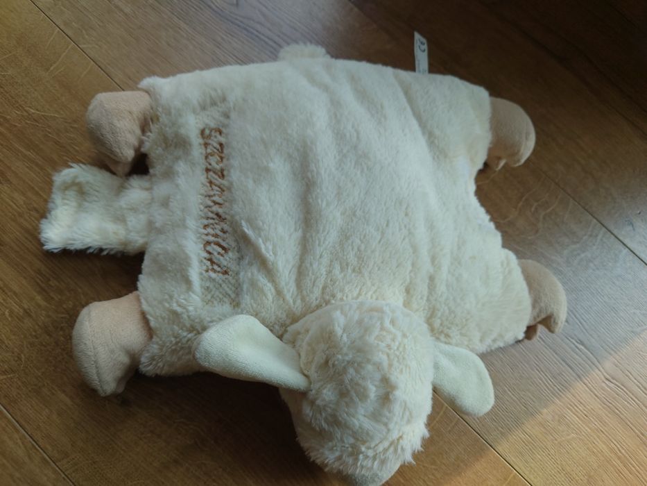 Przytulanka poduszka baranek