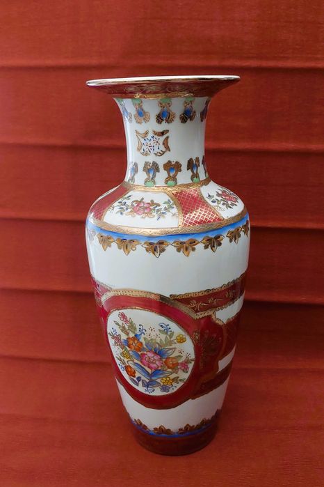 Various Ceramic and Handicraft Items501696904141875200