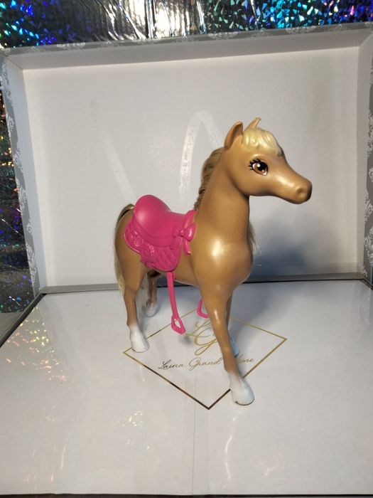 Кінь для Barbie від Mattel 2012 року