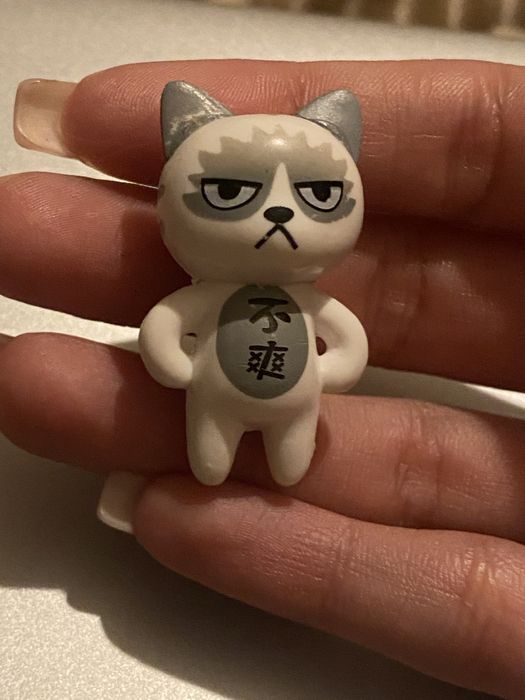 Bonecos miniatura gatos