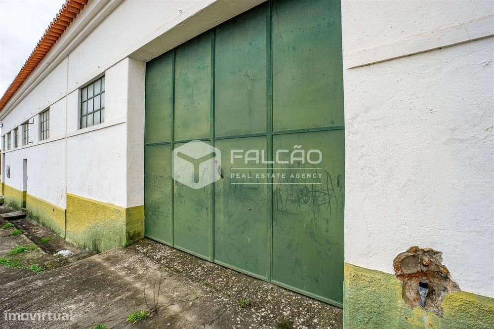 Armazém  Venda em Malhou, Louriceira e Espinheiro,Alcanena