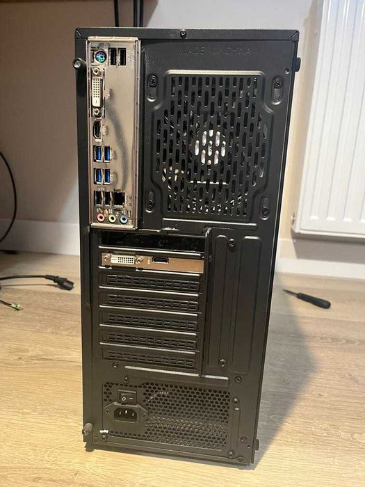 Komputer AMD Ryzen 5 1600 AF / 16 GB RAM / SSD 512 GB / GT 1030 / ARGB