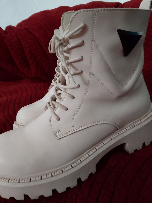 Продам шкіряне взуття