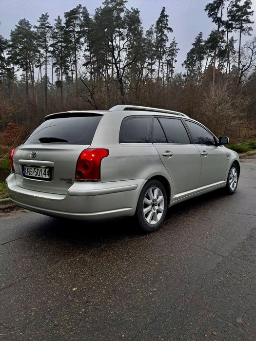 Продам Toyota avensis