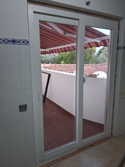 POR MEDIDA Janelas, Portas, Estores, Mosquiteira