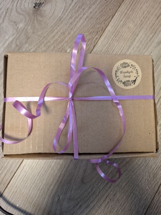 Zestaw prezentowy akcesoria do włosów dla dziewczynki gumki kolczyki