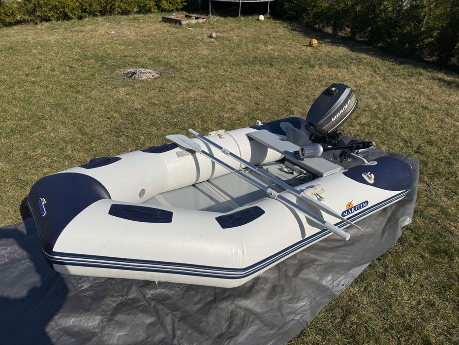 Ponton 280 V-kil podłoga , wraz z silnikiem Yamaha  Mariner 4KM w stanie BDB