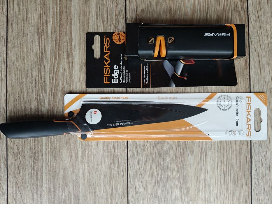 Fiskars EDGE nóż szefa kuchni plus ostrzałka  rollsharp