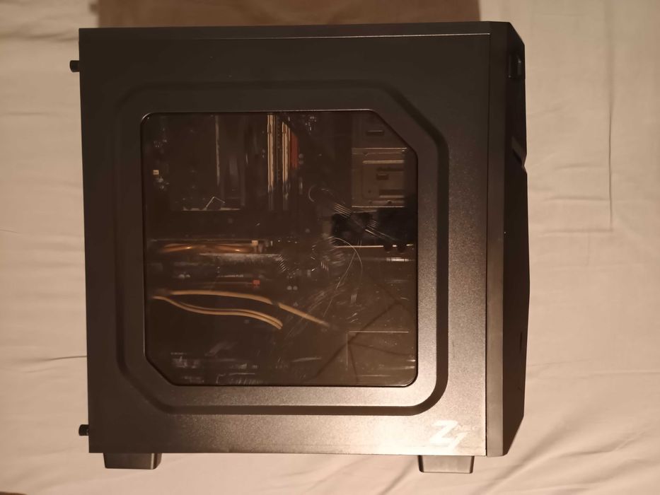 Komputer stacjonarny i7 7700K, 32 GB RAM, 480 GB SSD