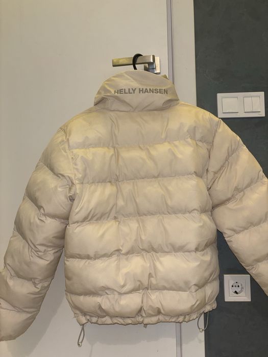 Продам свою двосторонню куртку Helly Hansen