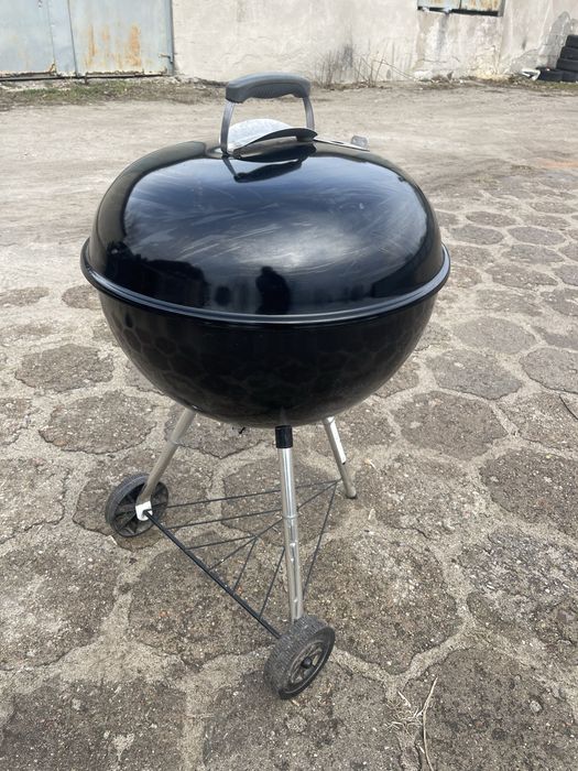 Grill Weber , duży na kółkach