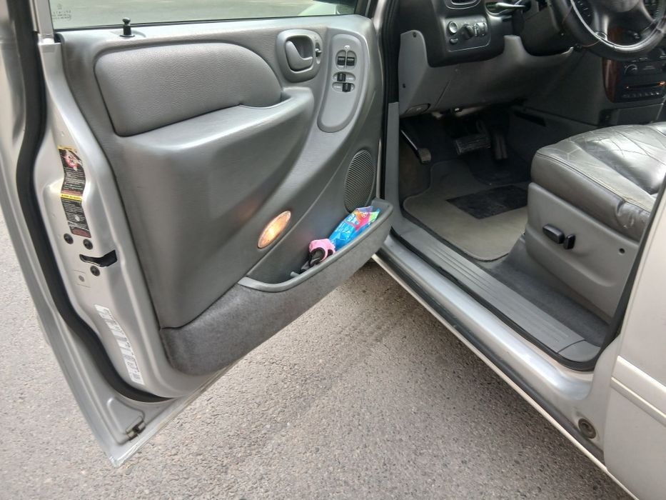 Продам  CHRYSLER  Grand  VOYAGER  2.8  td  АКПП