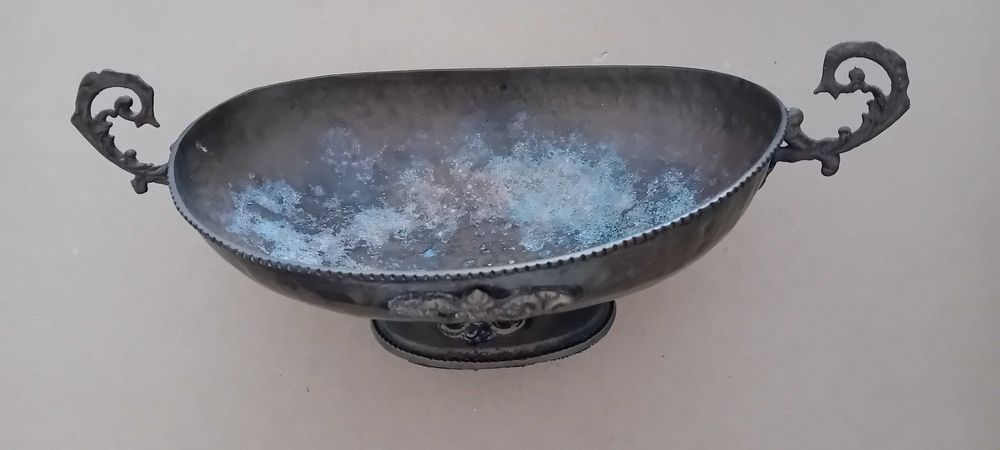 Centro de mesa em estanho muito antigo