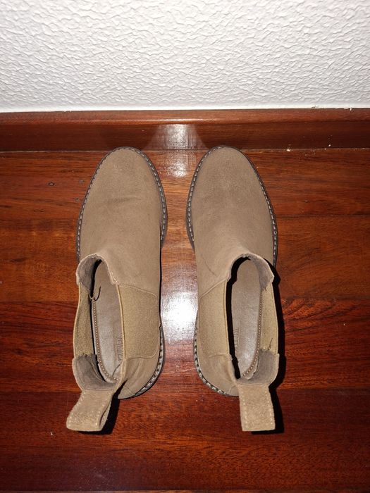 Botas Chelsea em camurça da Zara tamanho 39