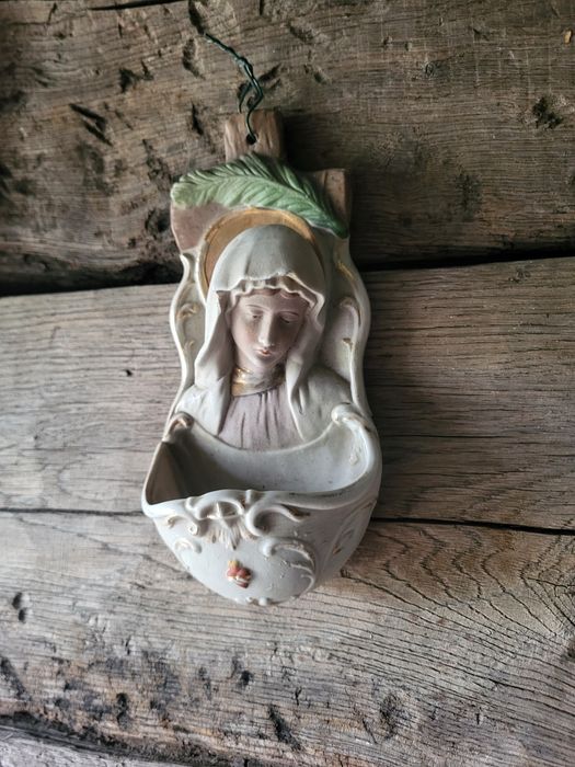 Stara kropielnica biskwit Maryja Mater Dolorosa