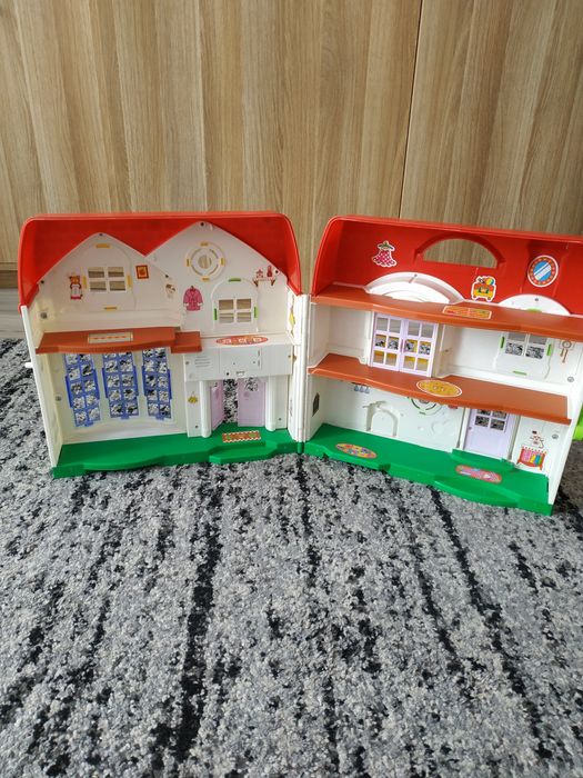 Domek rozkładany dla lalek z mebelkami