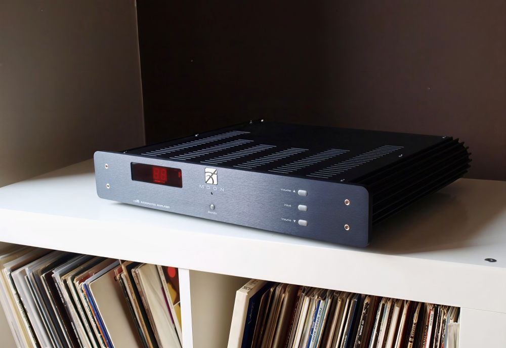 Amplificador Moon by Simaudio