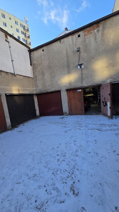 Garaż  Emili Plater/Dubois wysoki 3.5m możliwa antresola Prąd K.W