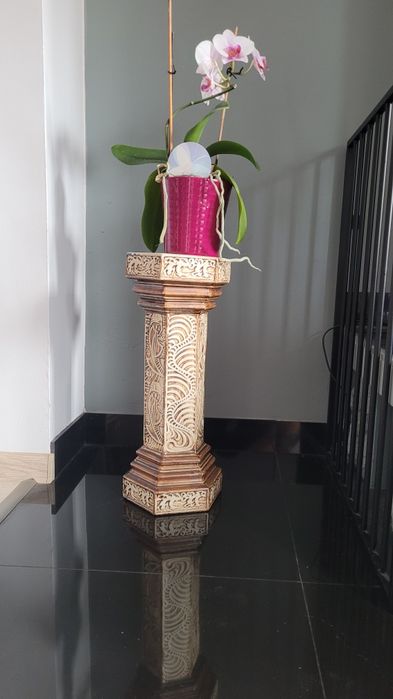 Ceramiczna kolumna stojak na kwiatek.48 cm.