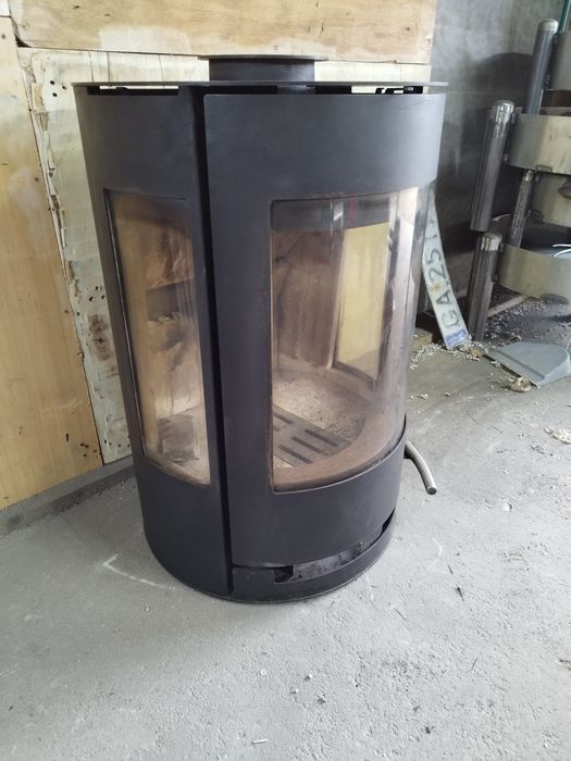 Kominek na drewno wiszący