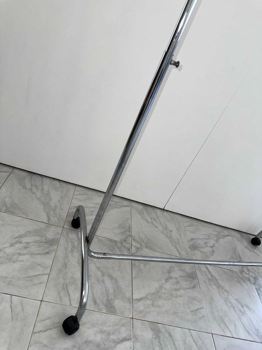 Charriot de Roupa bom estado