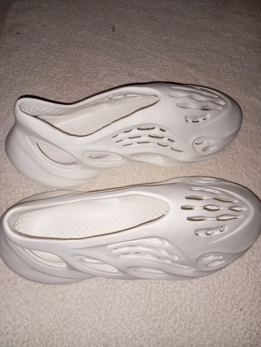 Adidas yeezy foam runner white чоловічі тапочки білі адідас