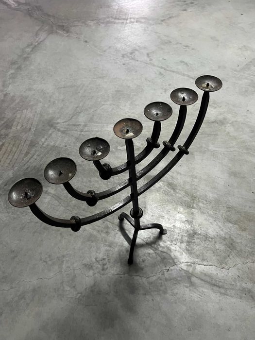 Castiçal em ferro forjado