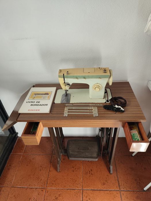 Máquina costura singer