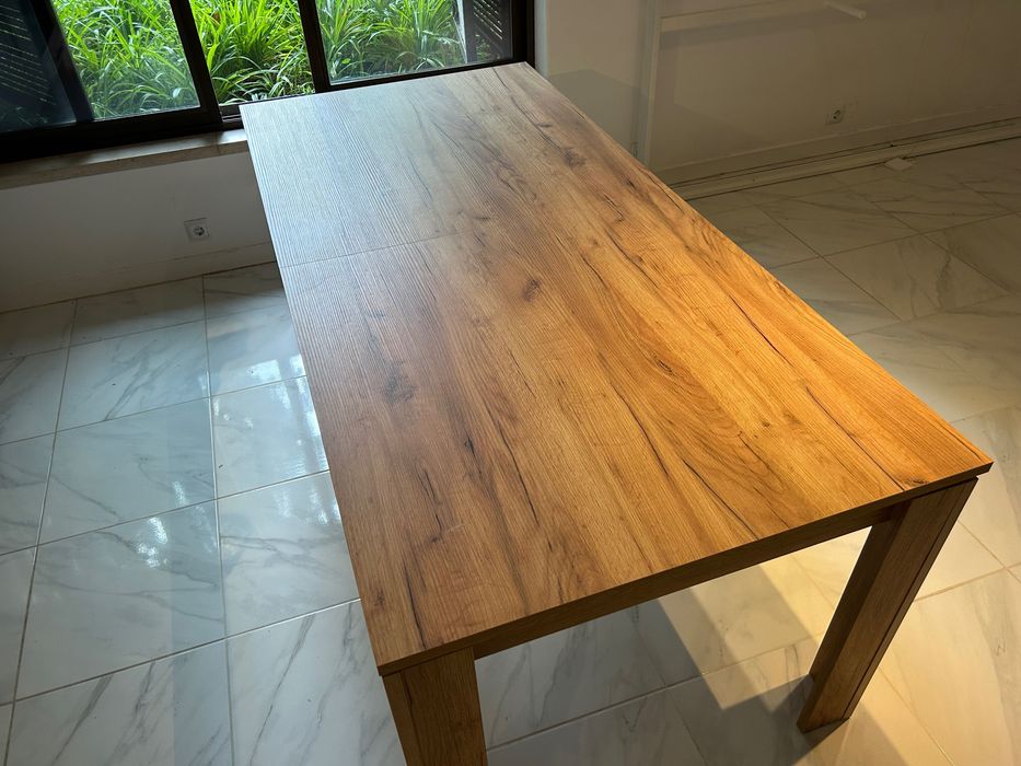Mesa de jantar grande