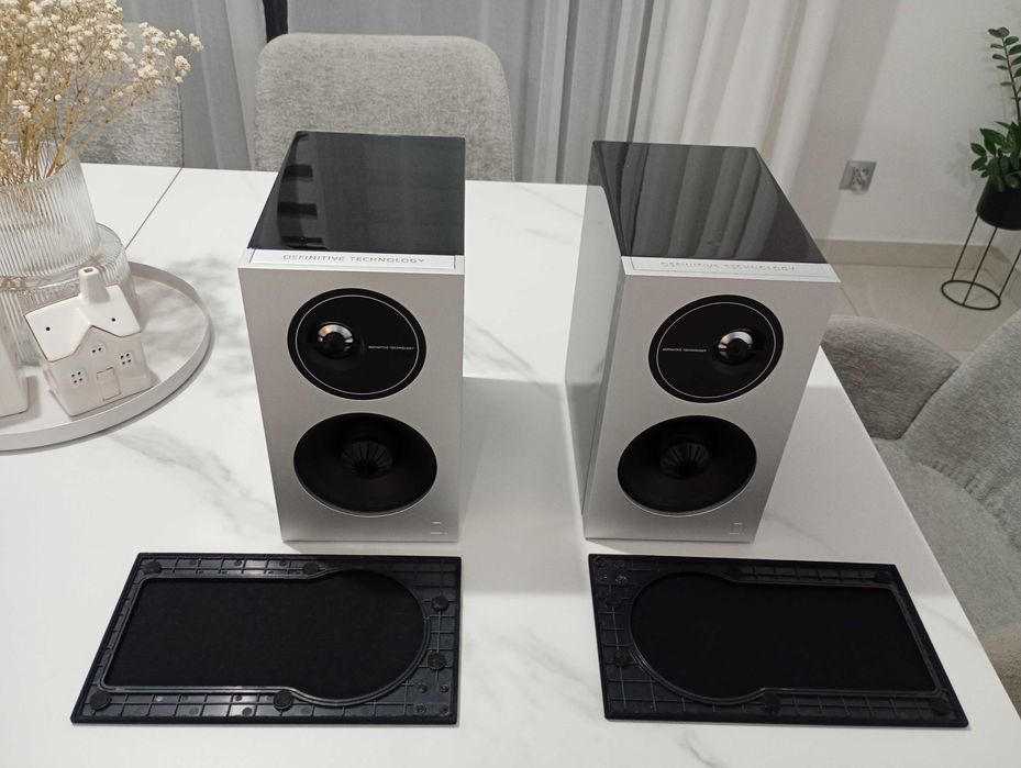 Definitive Technology Demand d7