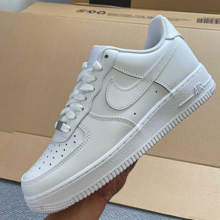 Nike Air Force 1 Low '07 Białe R.37.5