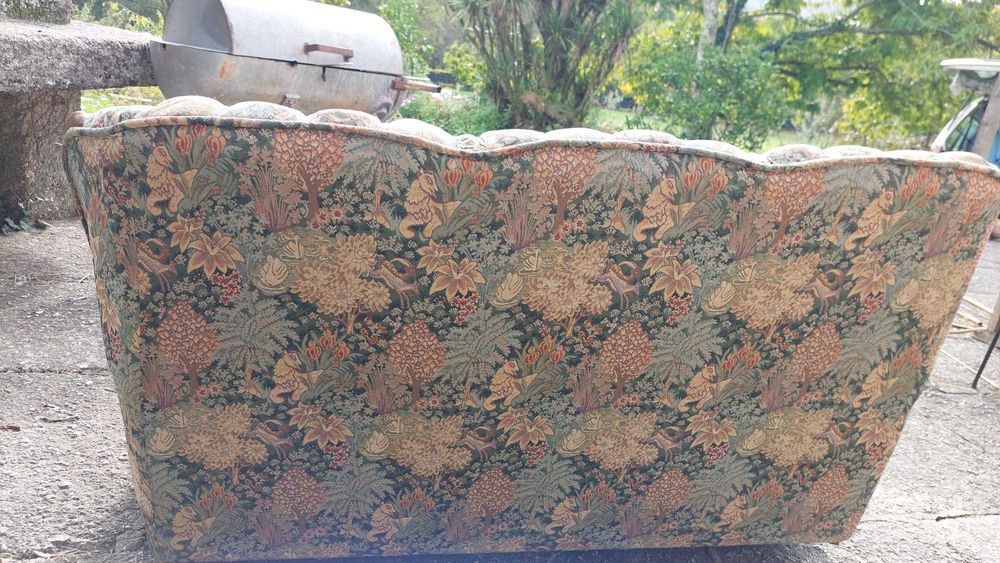 Sofá 3 lugares em tecido