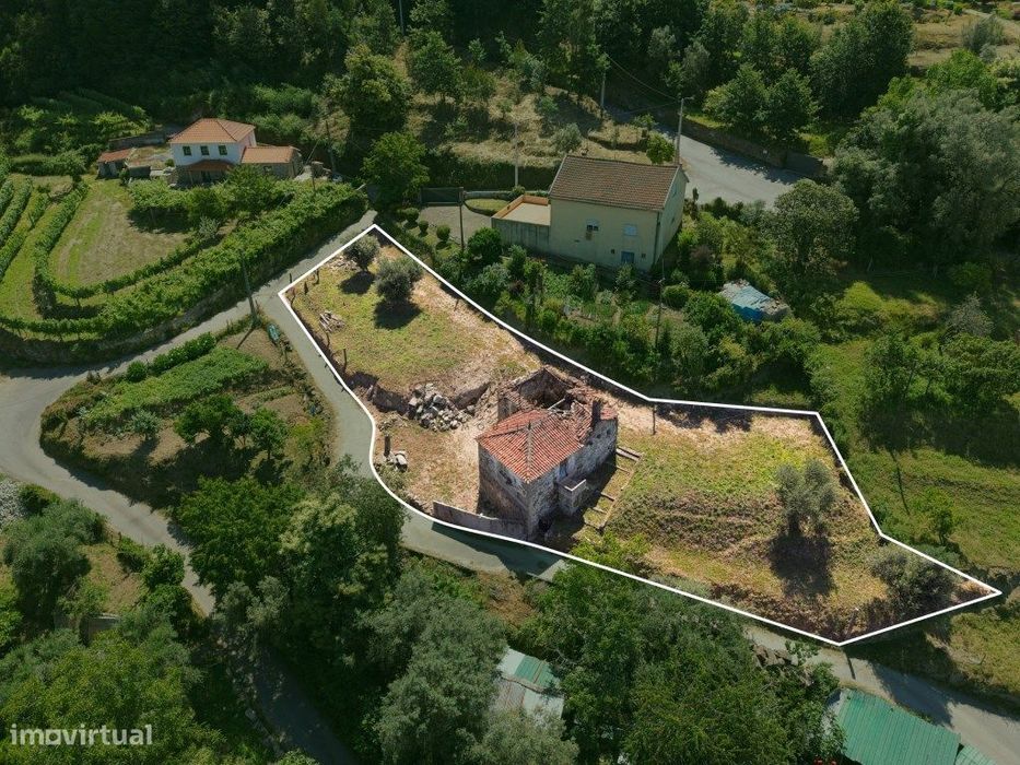Moradia para restauro | Calheiros, Ponte de Lima