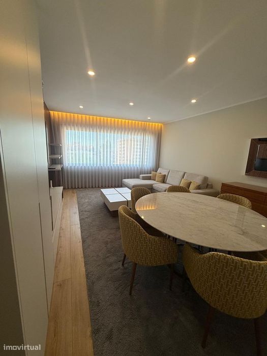 Apartamento T2 Mobilado em Soares dos Reis – Zona Central SD/04611/CO — Mafamude E Vilar Do Paraíso, Porto
