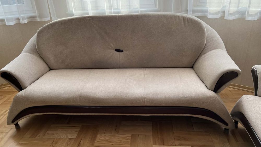 Sofa welurowa trzyosobowa