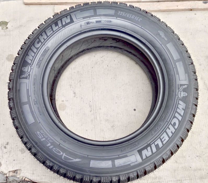 шини 225/65R16C Michelin.  Pirelli. с