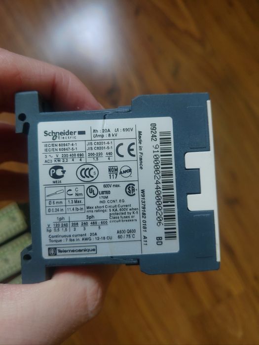 Styczniki mocy Schneider -10 sztuk