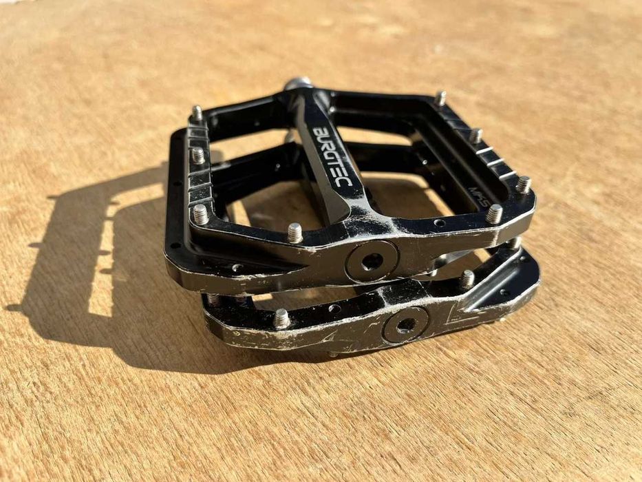 Педалі: BURGTEC Penthouse Flat MK5 Pedals