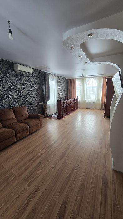 Продаж будинку м Тараща в сучасному ремонті