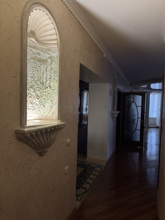 Сдам 4-х комнатную квартиру 150 м кв в кирпичном доме на ул. Тополевая